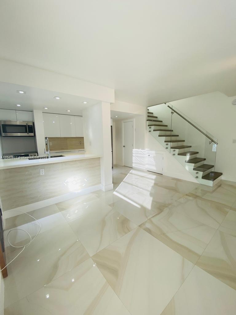 230 Sunrise Dr # 8