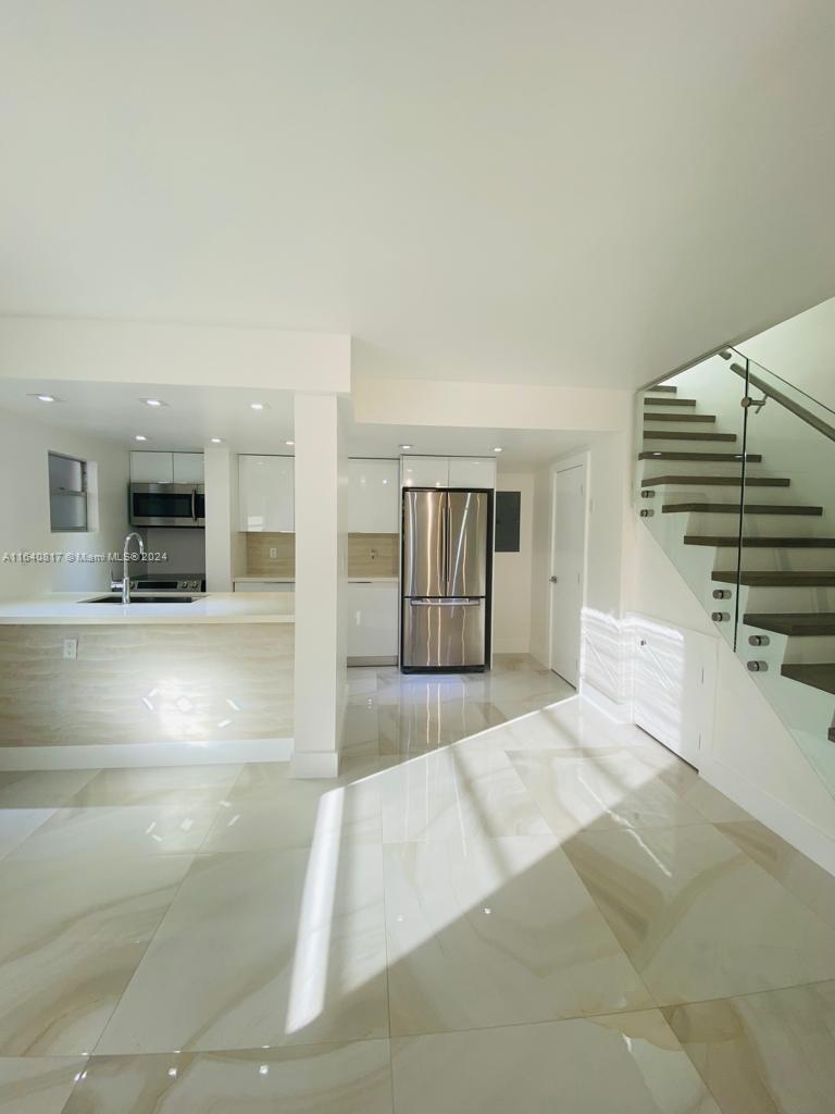 230 Sunrise Dr # 8