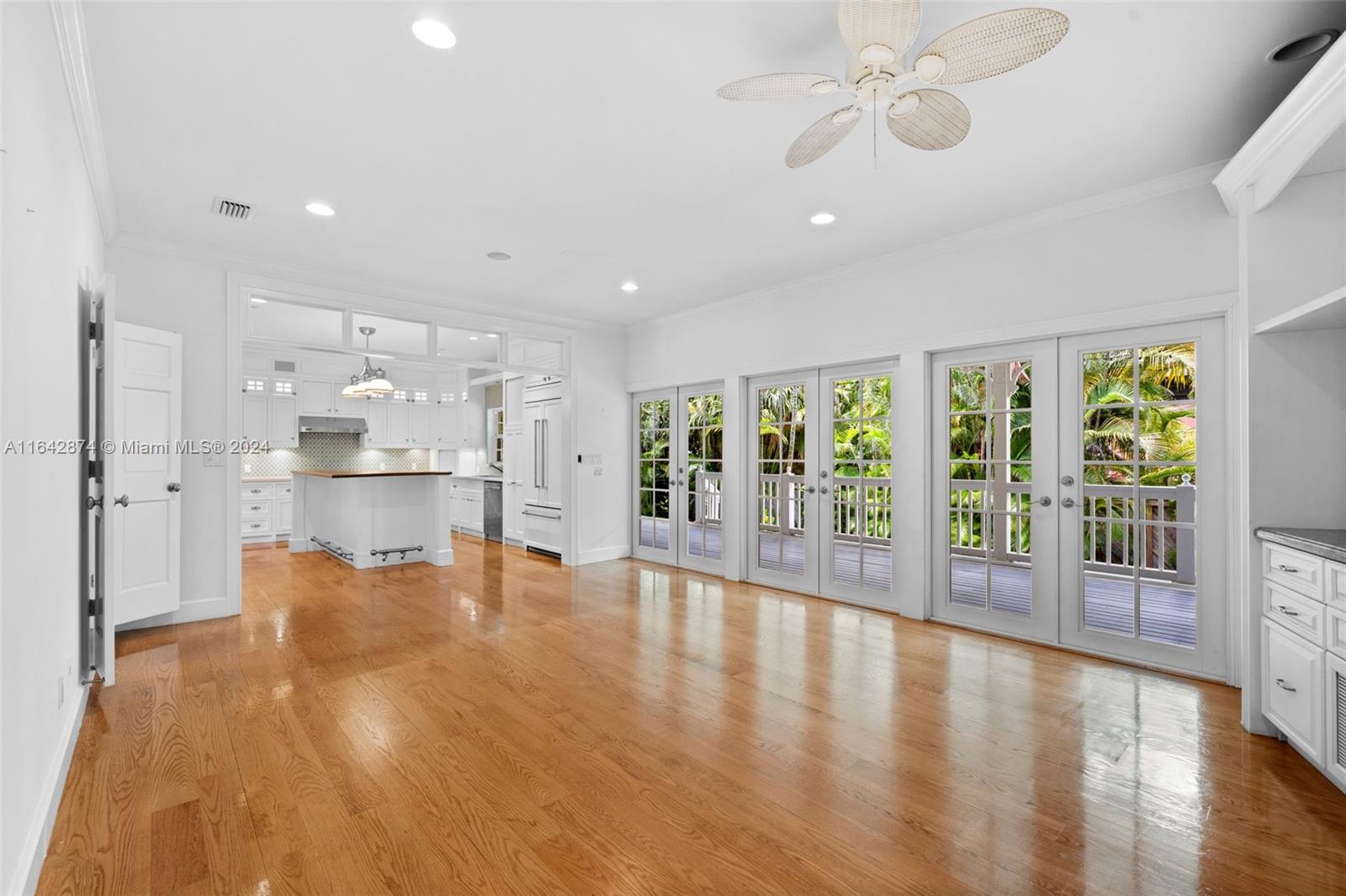 630 Warren Ln