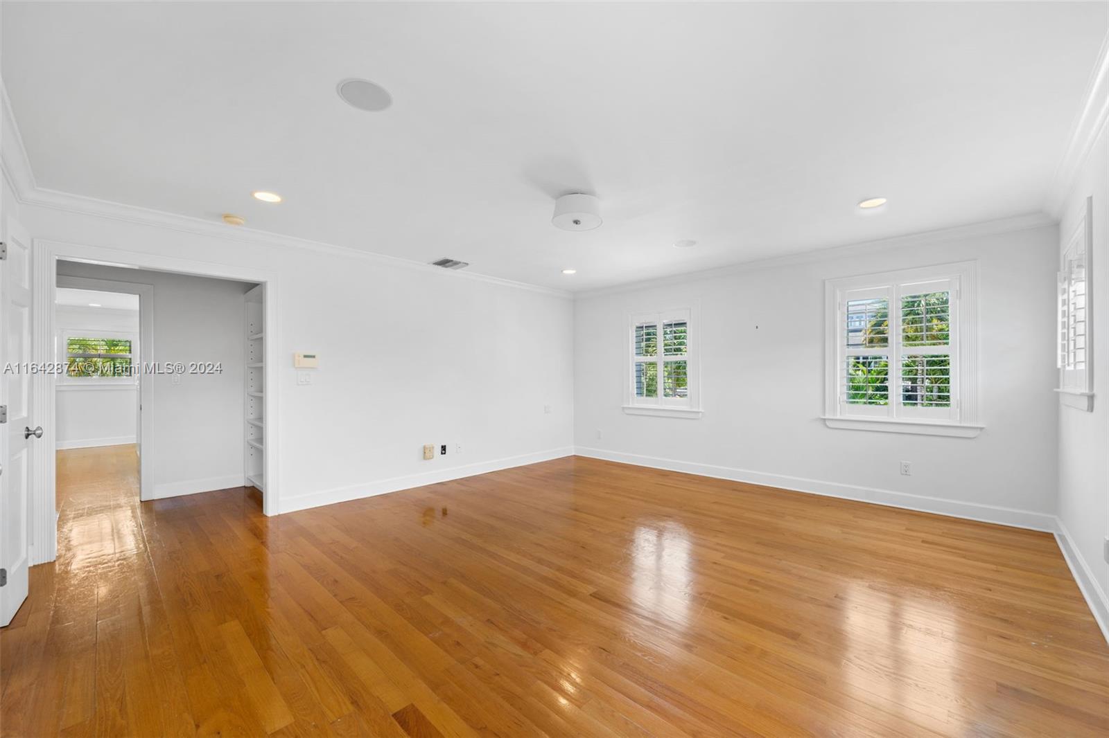 630 Warren Ln