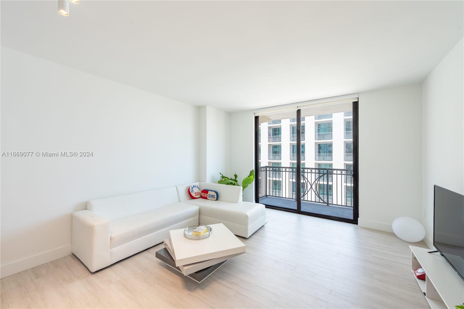 301 Altara Ave # 808