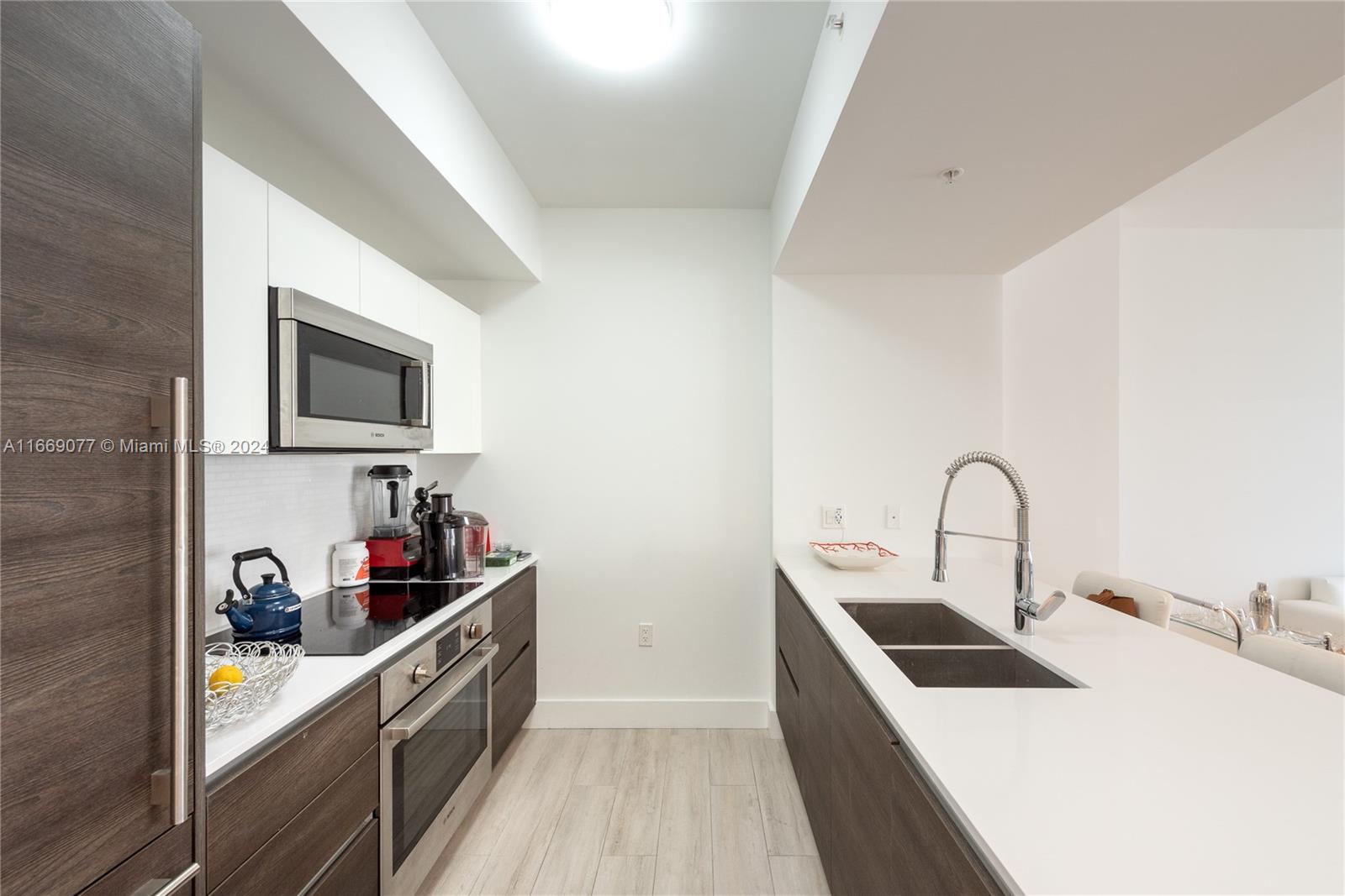 301 Altara Ave # 808