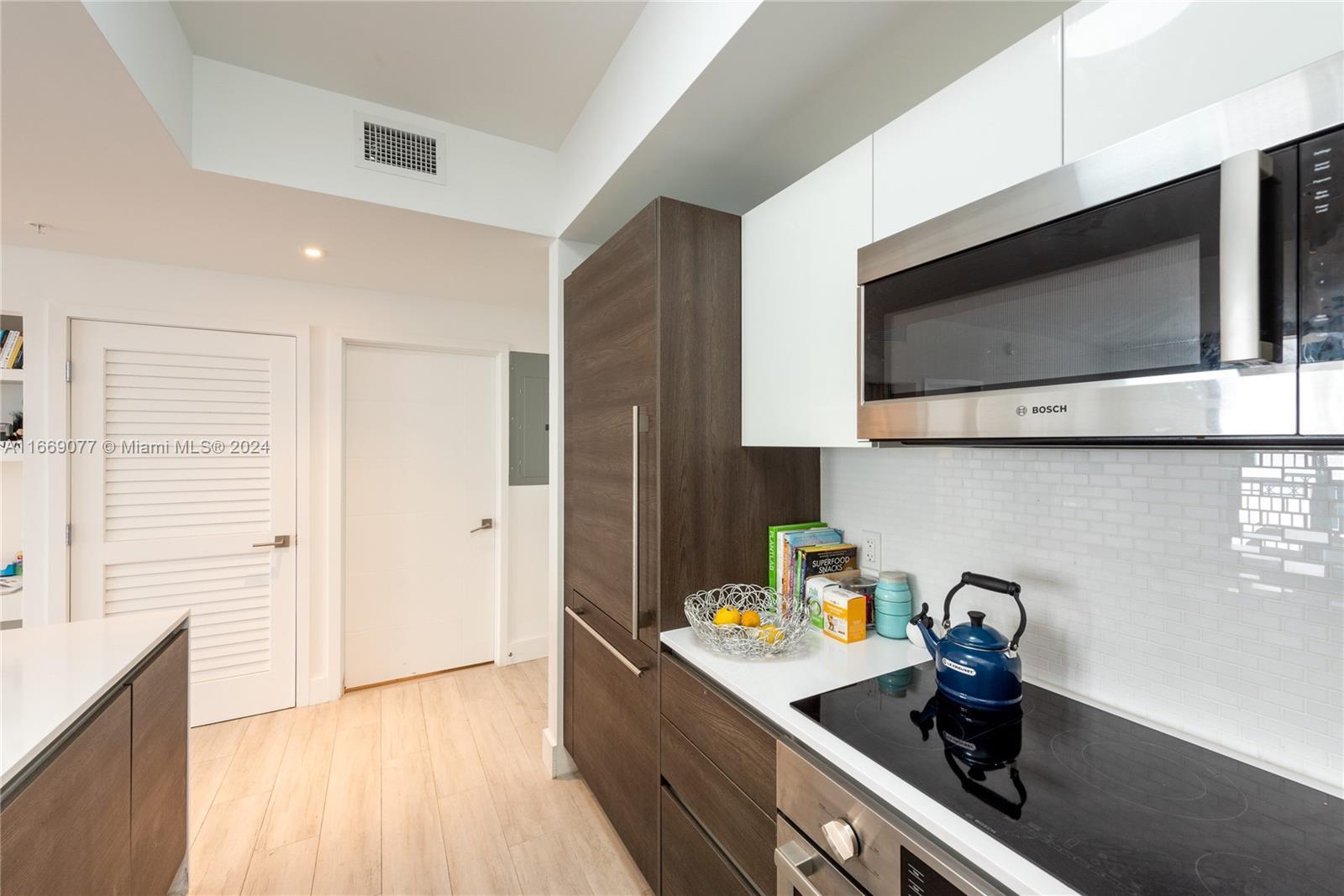 301 Altara Ave # 808