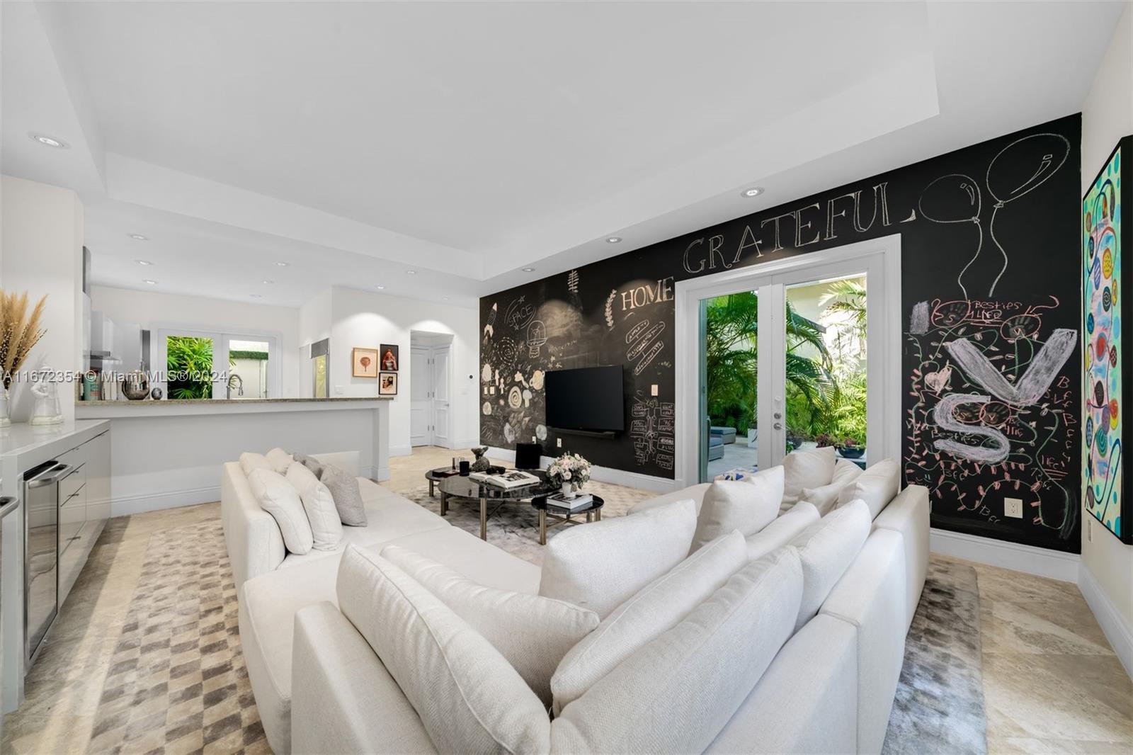 10 Coconut Lane