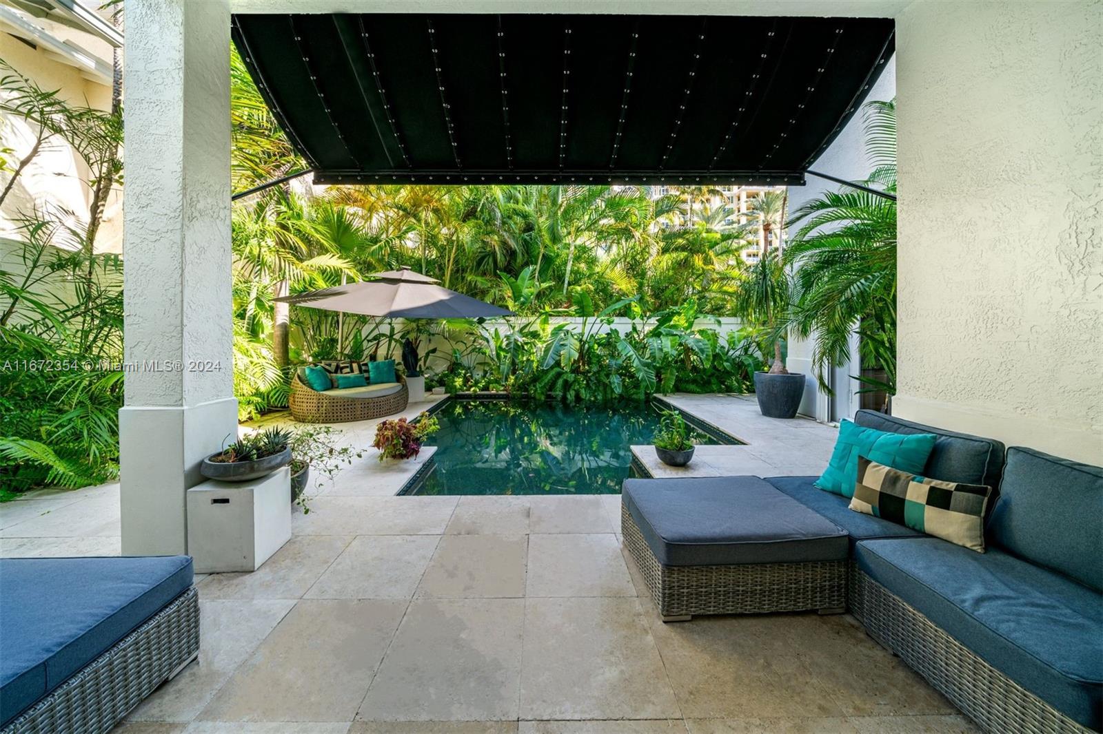 10 Coconut Lane