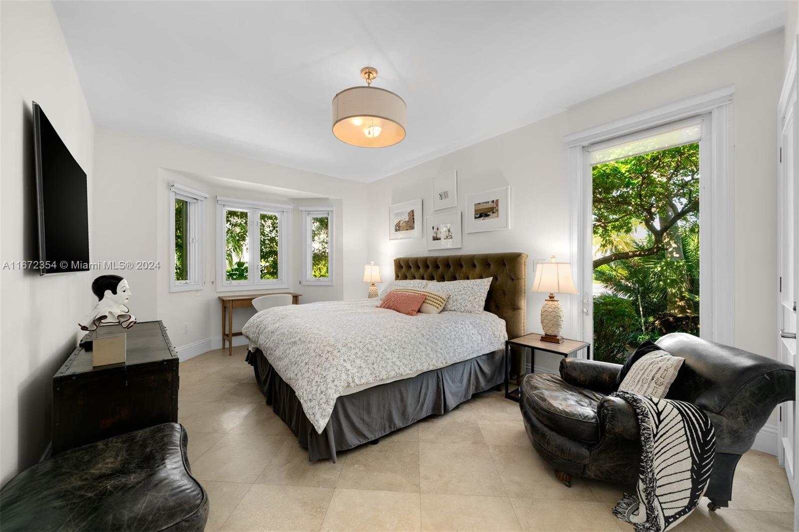 10 Coconut Lane
