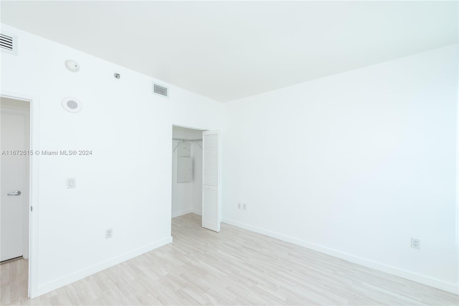 950 Brickell Bay Dr # 2408