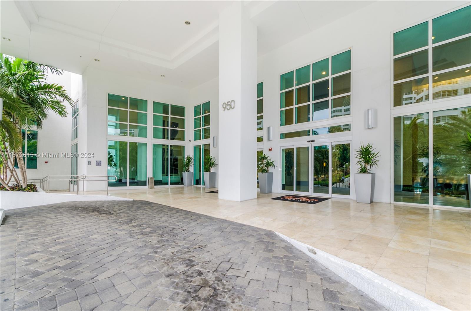 950 Brickell Bay Dr # 2408