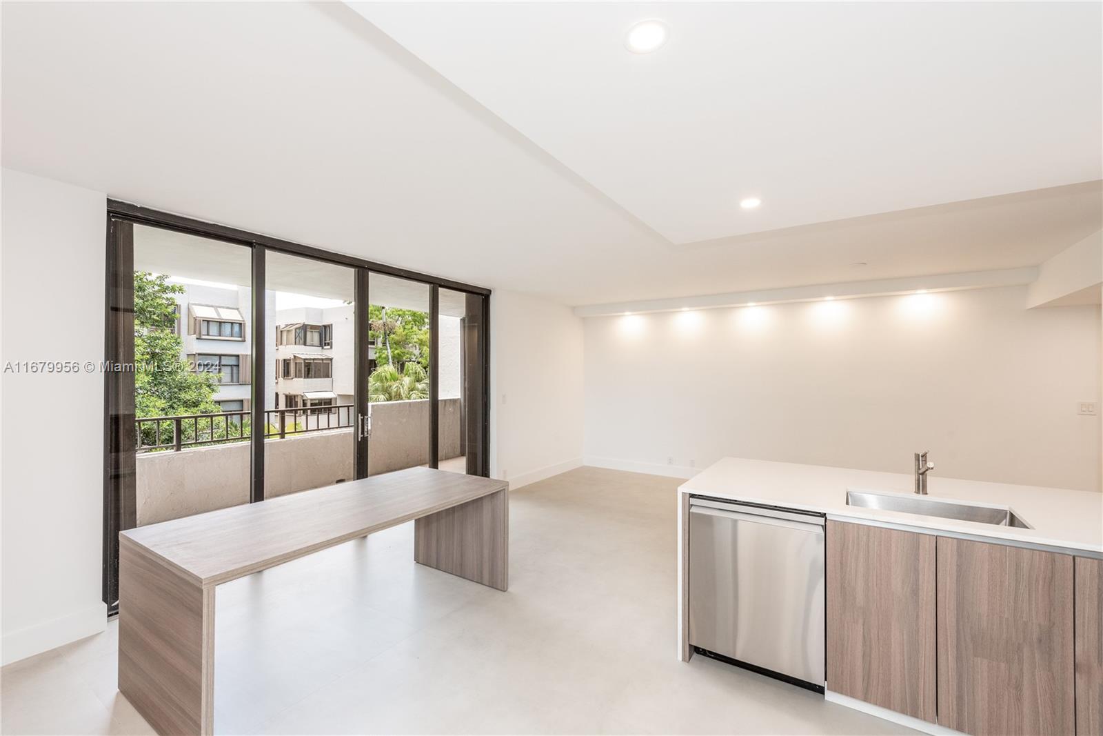 181 Crandon Blvd # 302