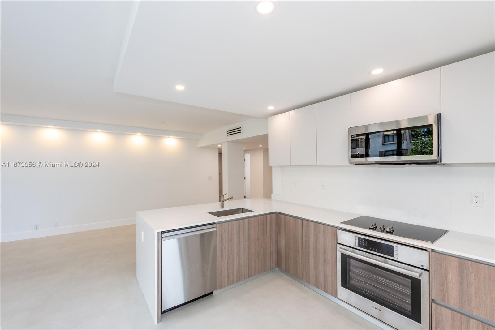 181 Crandon Blvd # 302