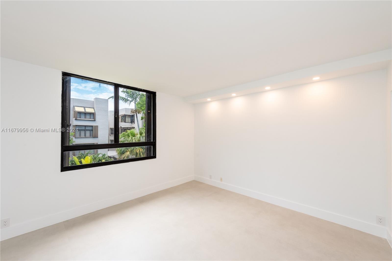 181 Crandon Blvd # 302