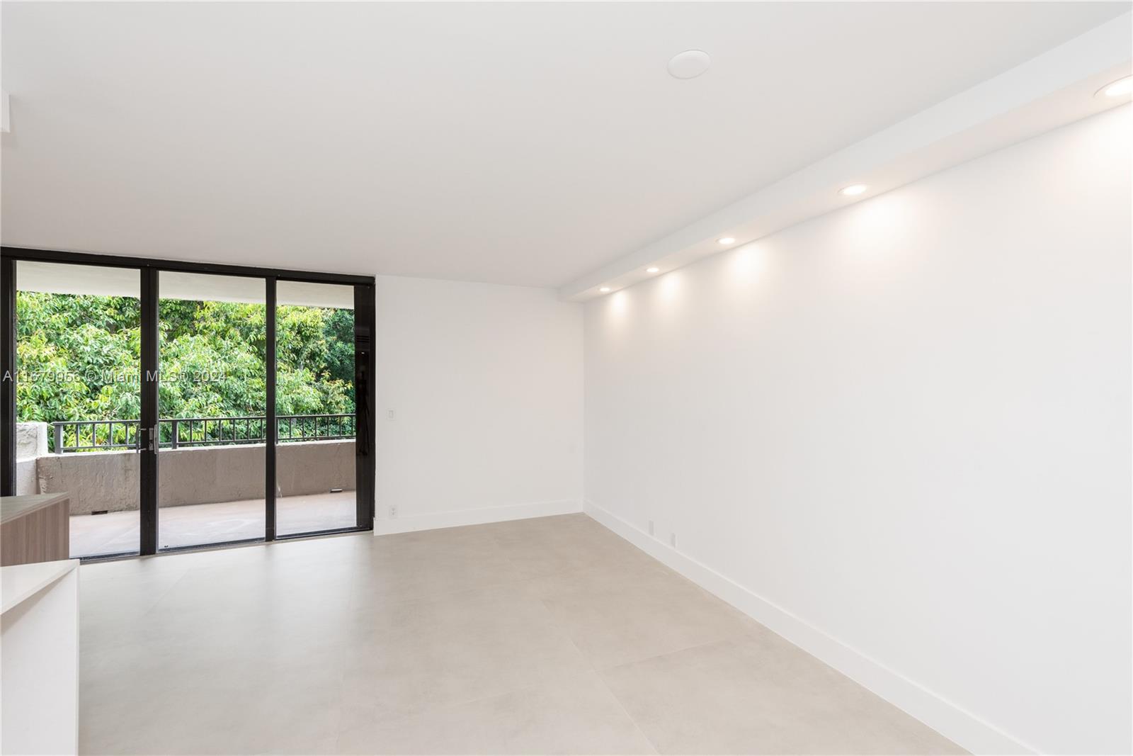 181 Crandon Blvd # 302