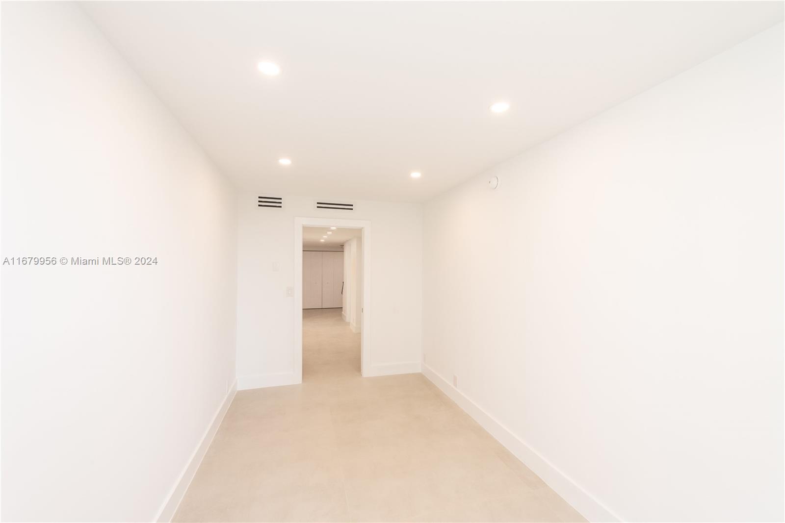 181 Crandon Blvd # 302