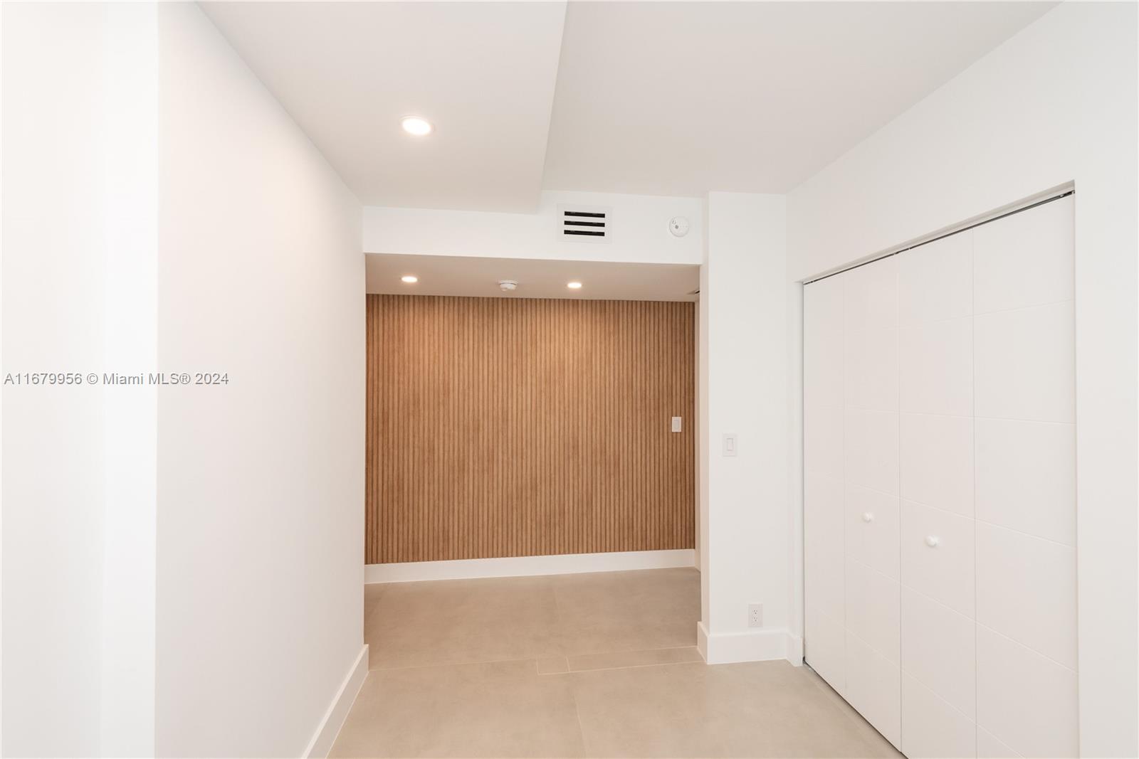 181 Crandon Blvd # 302