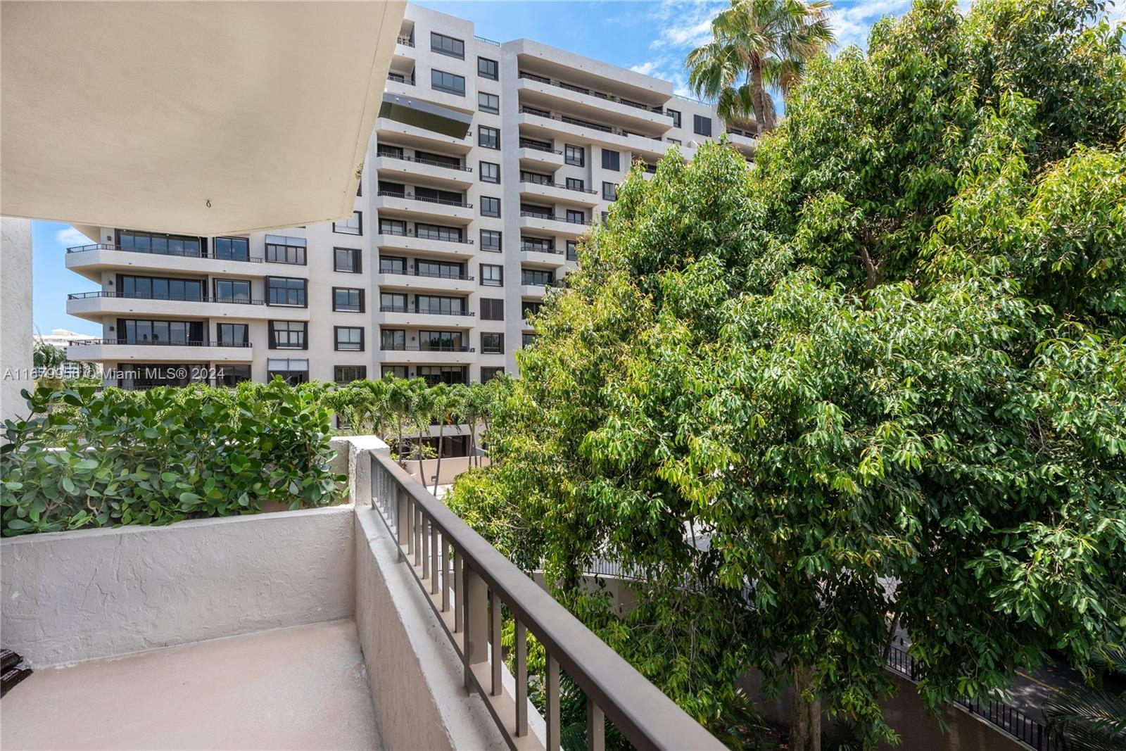 181 Crandon Blvd # 302
