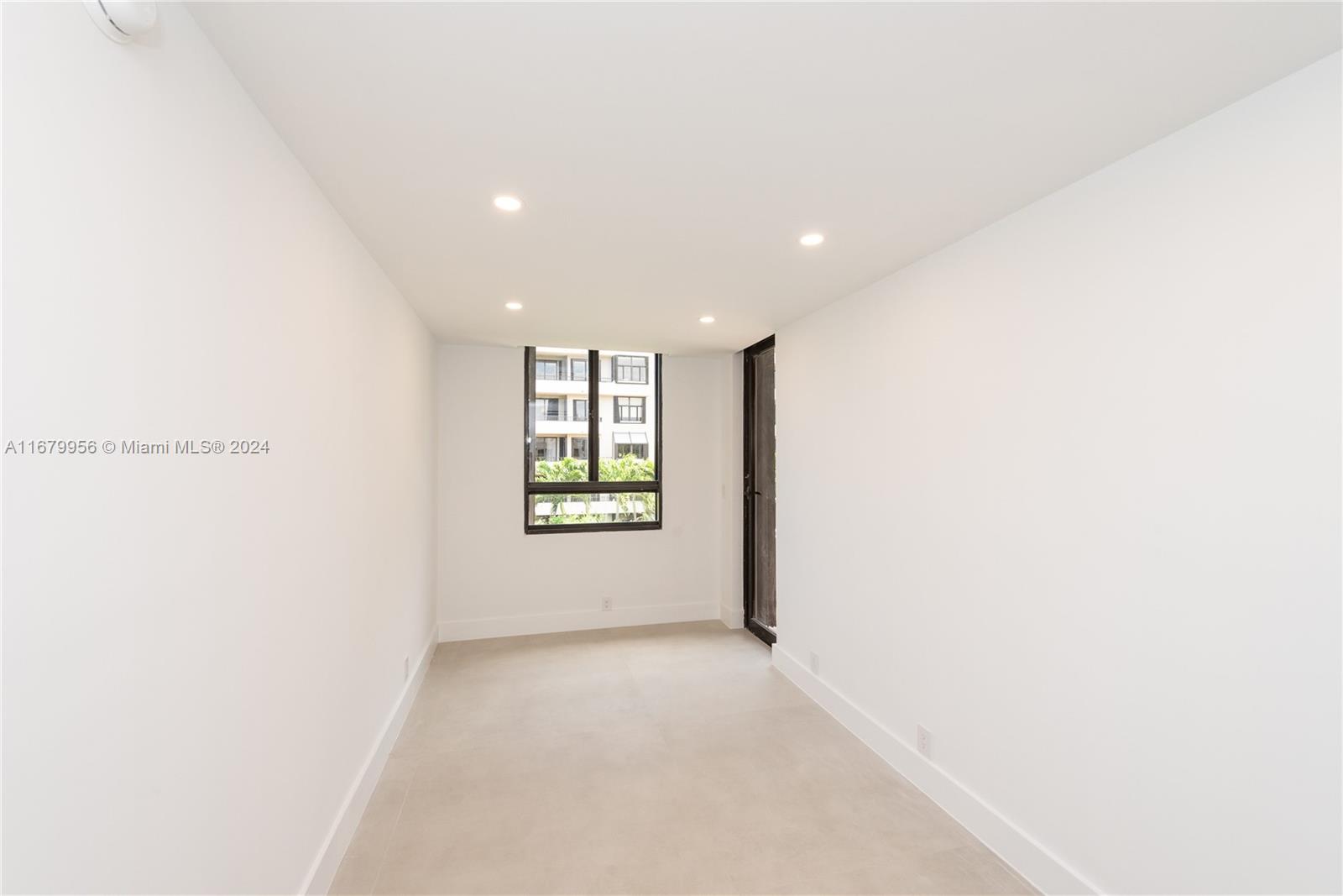 181 Crandon Blvd # 302