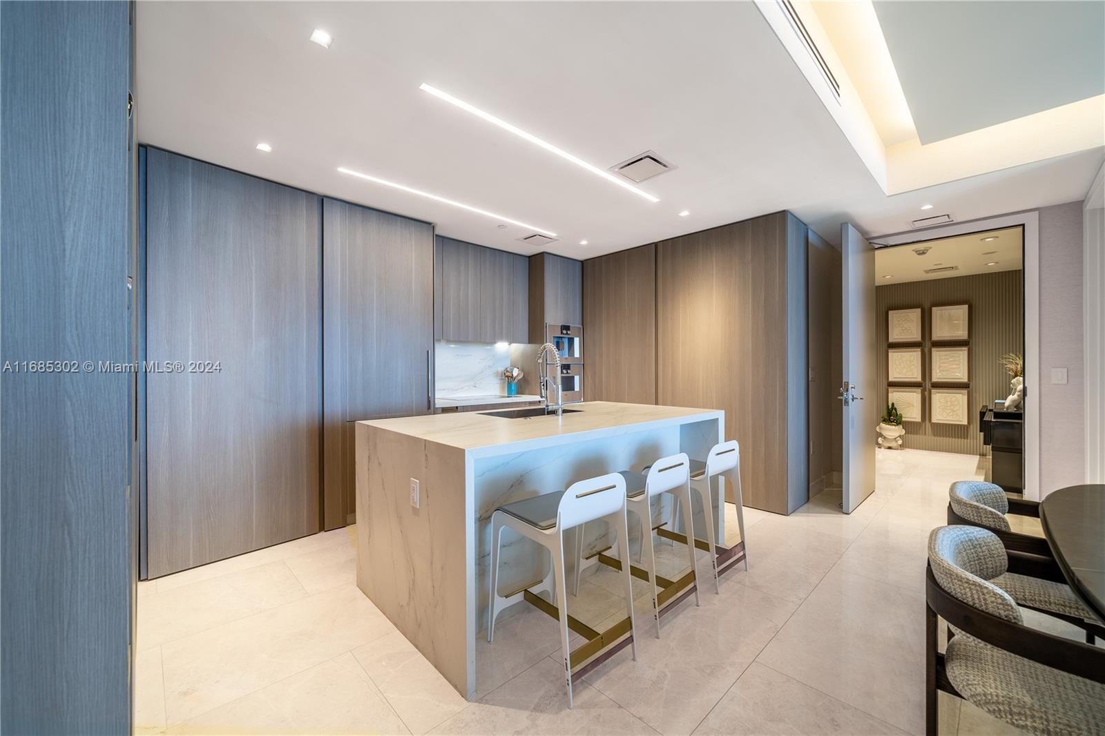 15701 Collins Ave # 3504
