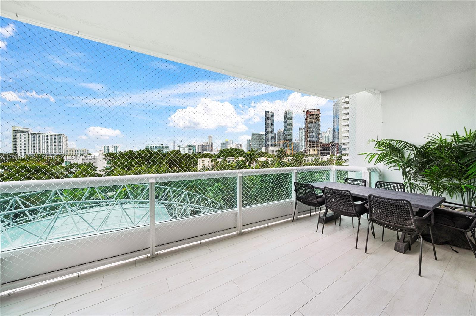 1643 Brickell Ave # 806