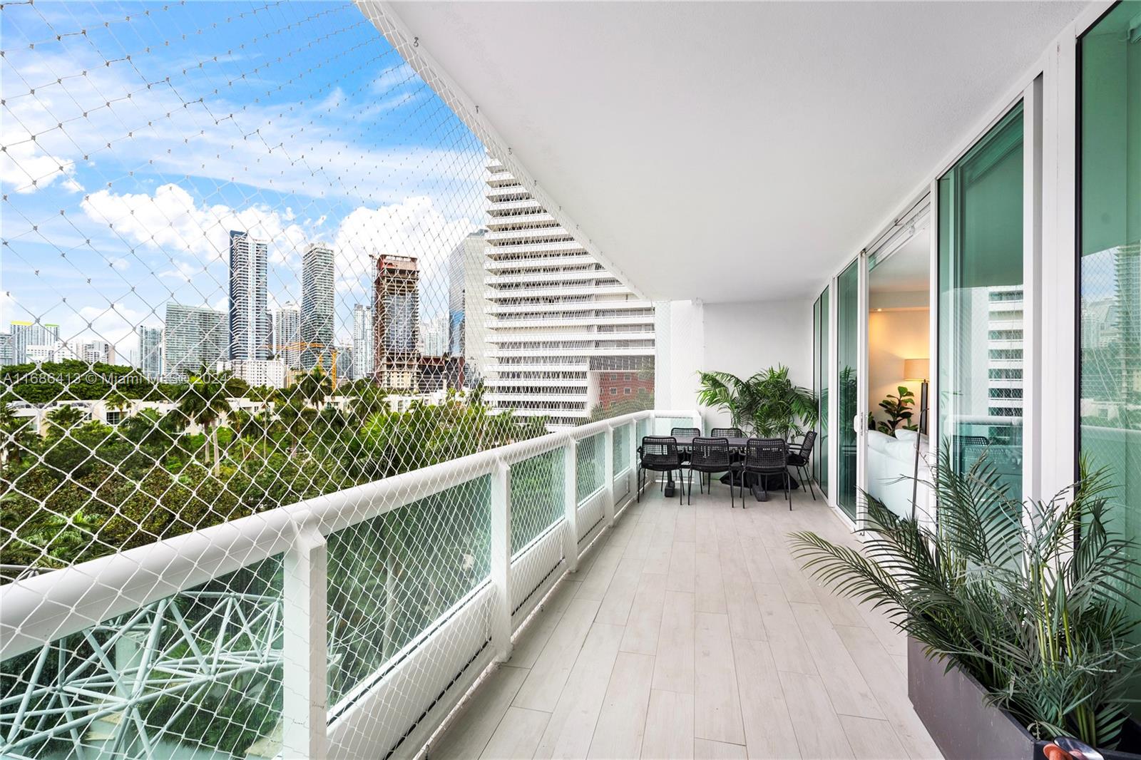 1643 Brickell Ave # 806