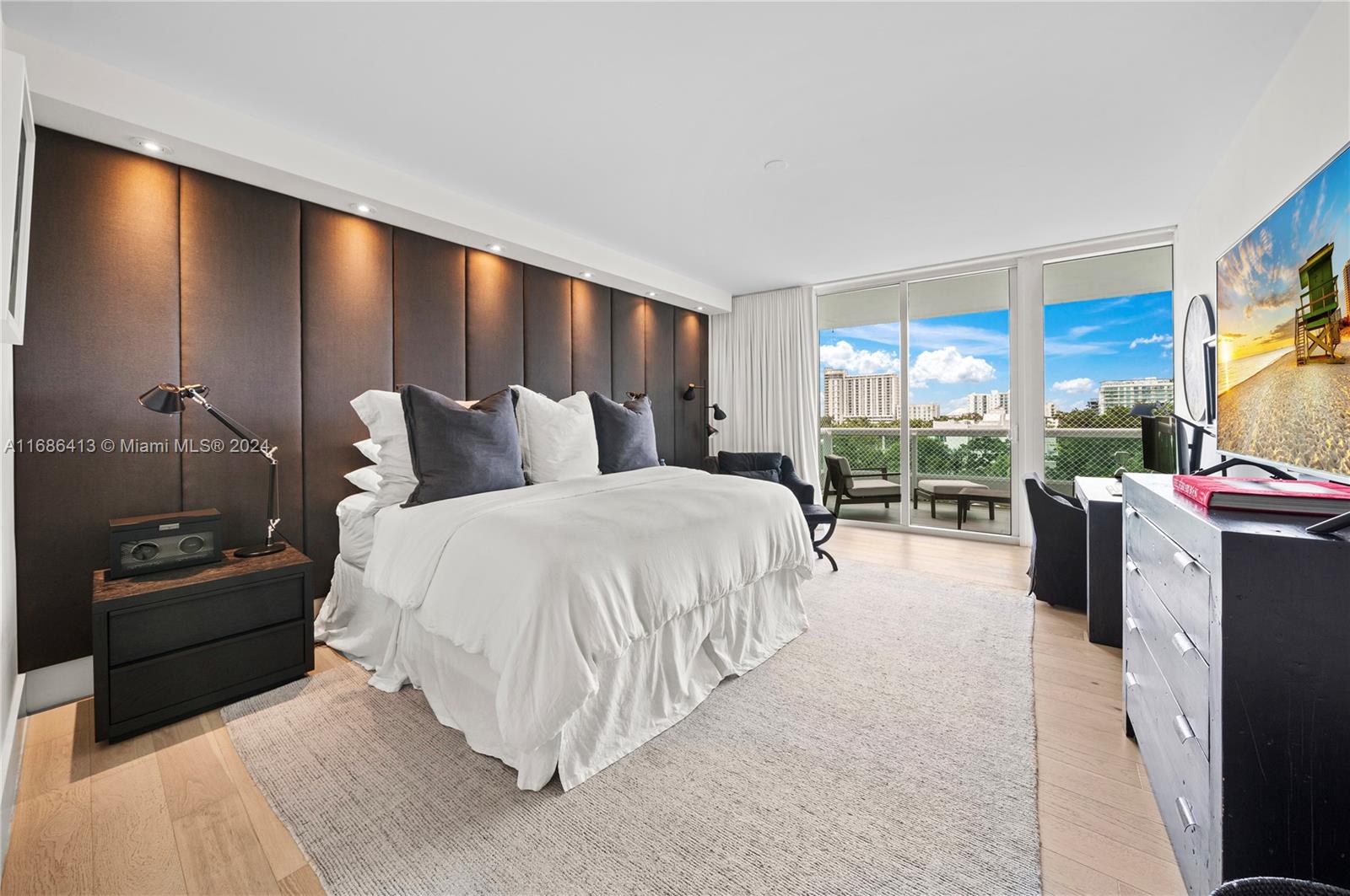 1643 Brickell Ave # 806