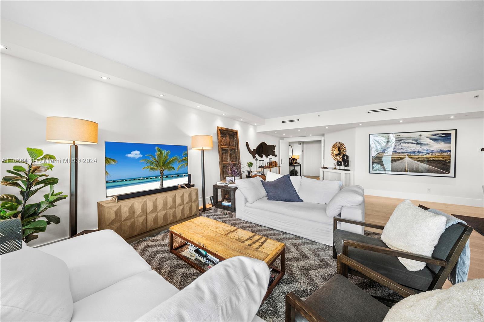 1643 Brickell Ave # 806