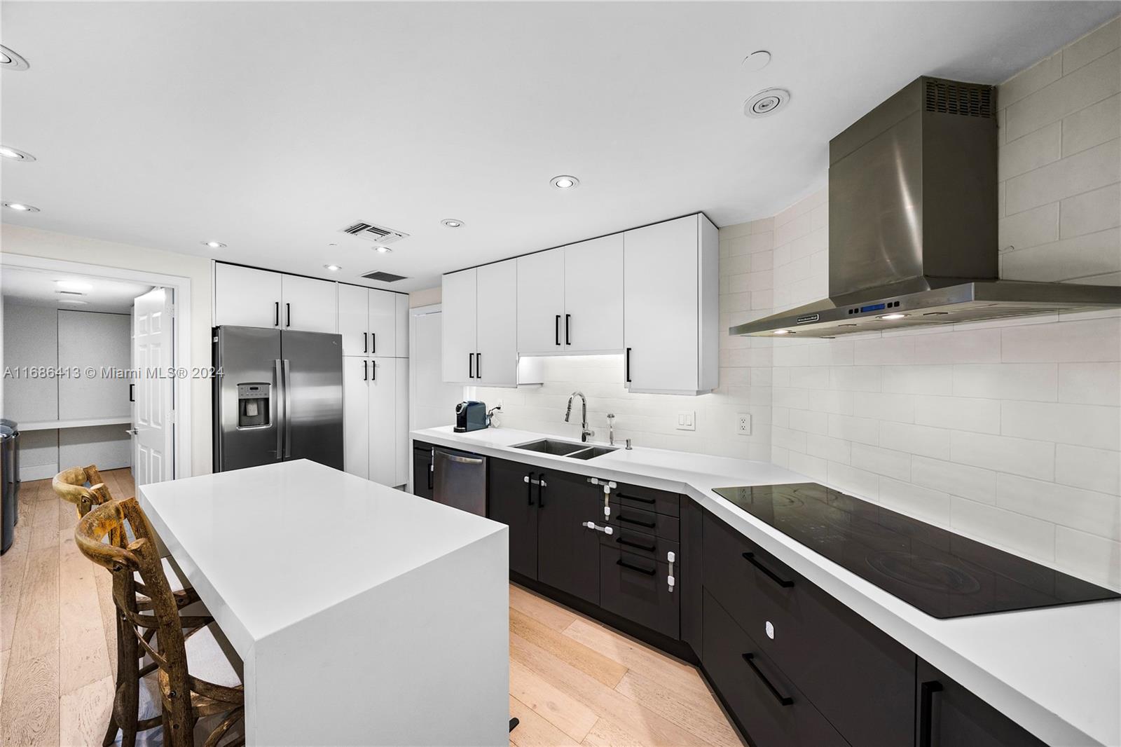1643 Brickell Ave # 806