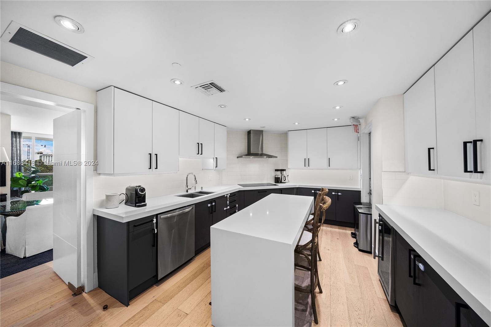 1643 Brickell Ave # 806