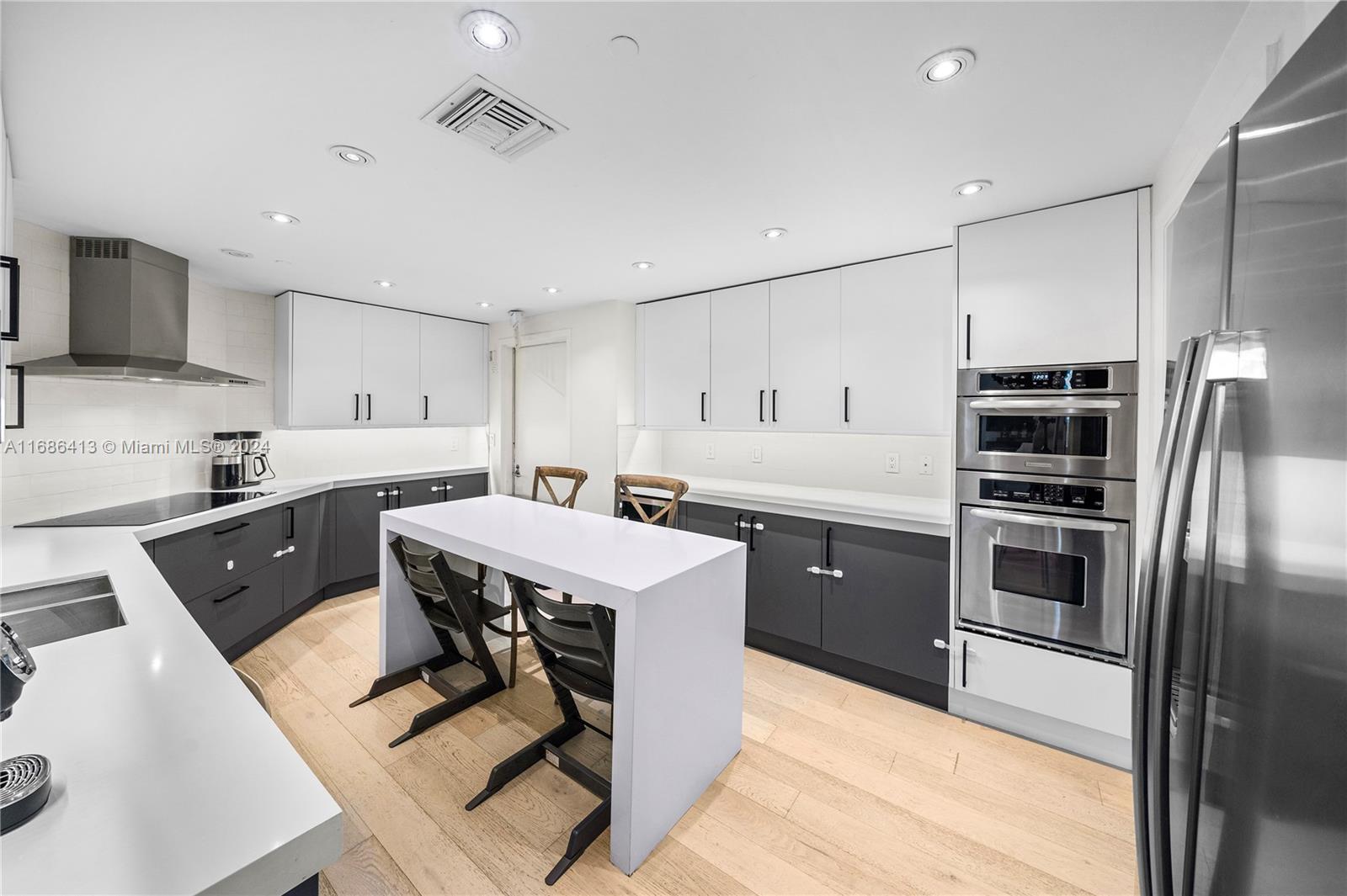 1643 Brickell Ave # 806