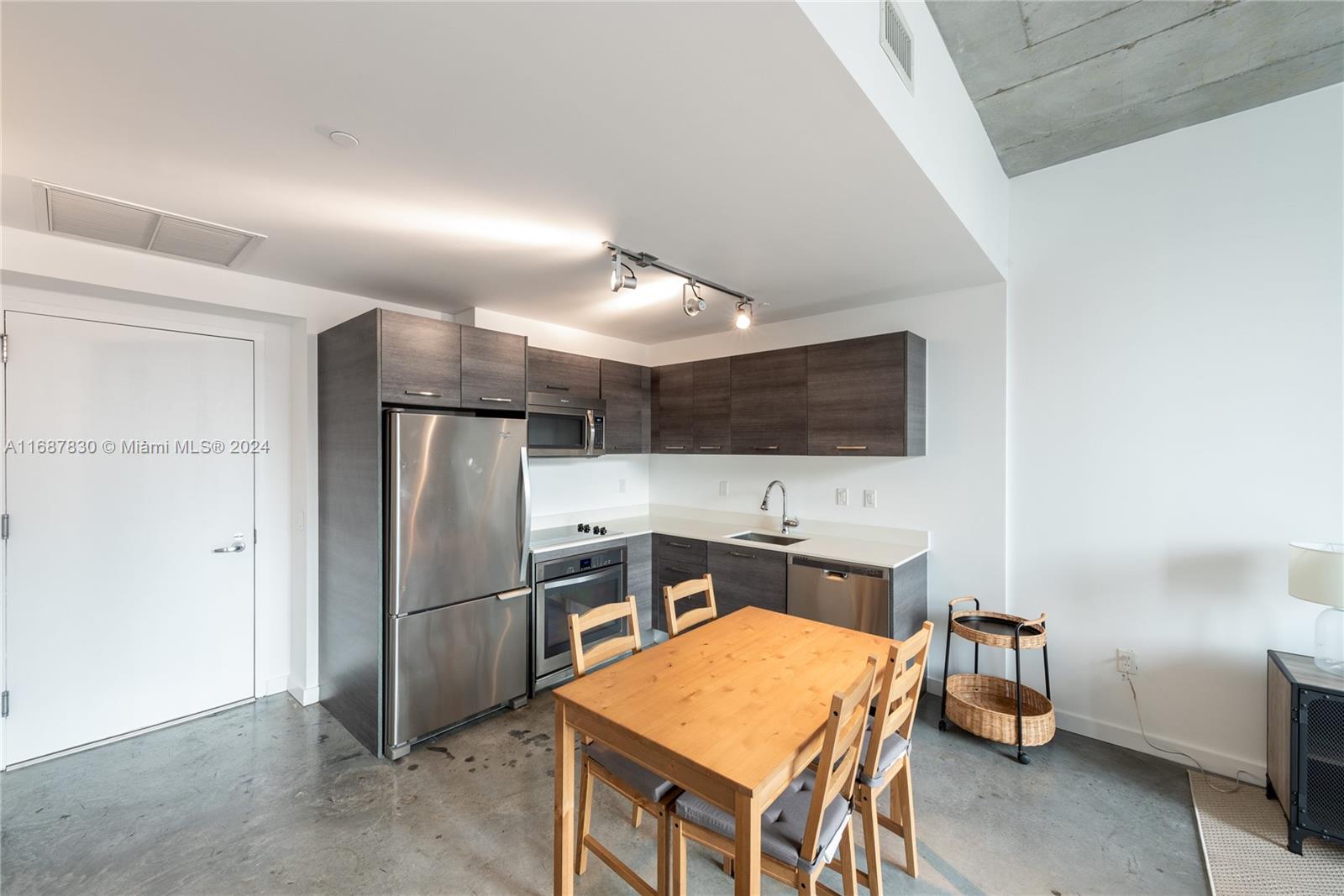 151 SE 1st St # 1709