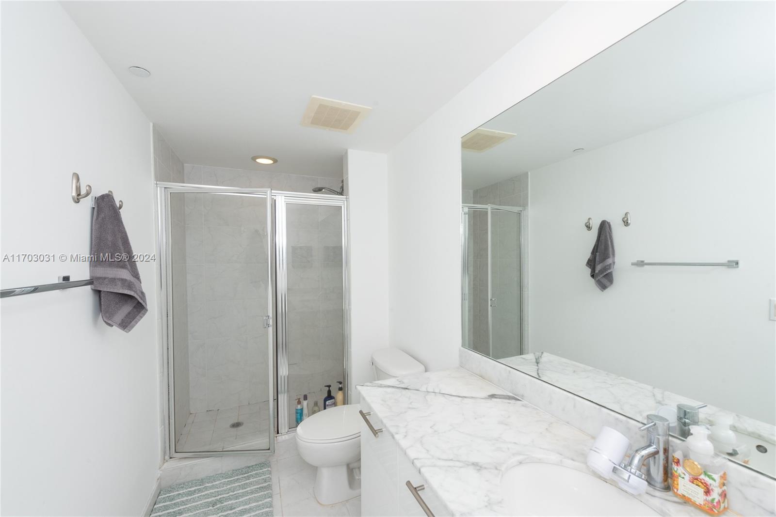 951 Brickell Ave # 3805