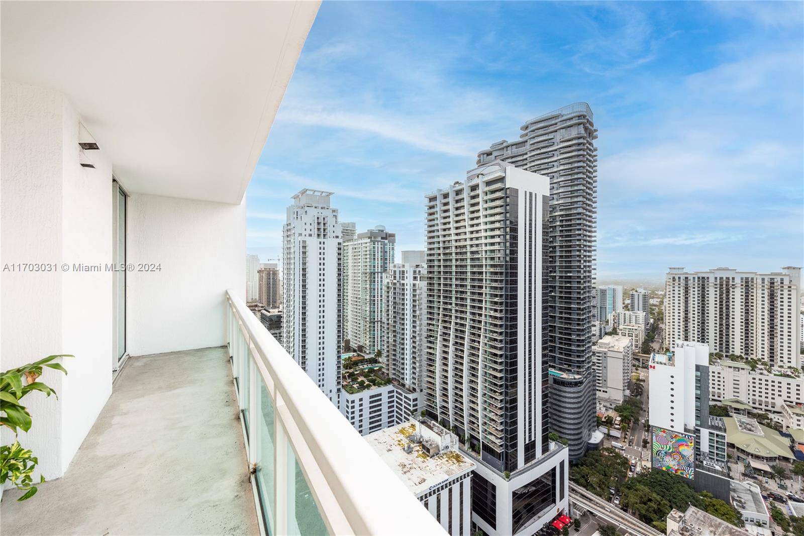 951 Brickell Ave # 3805