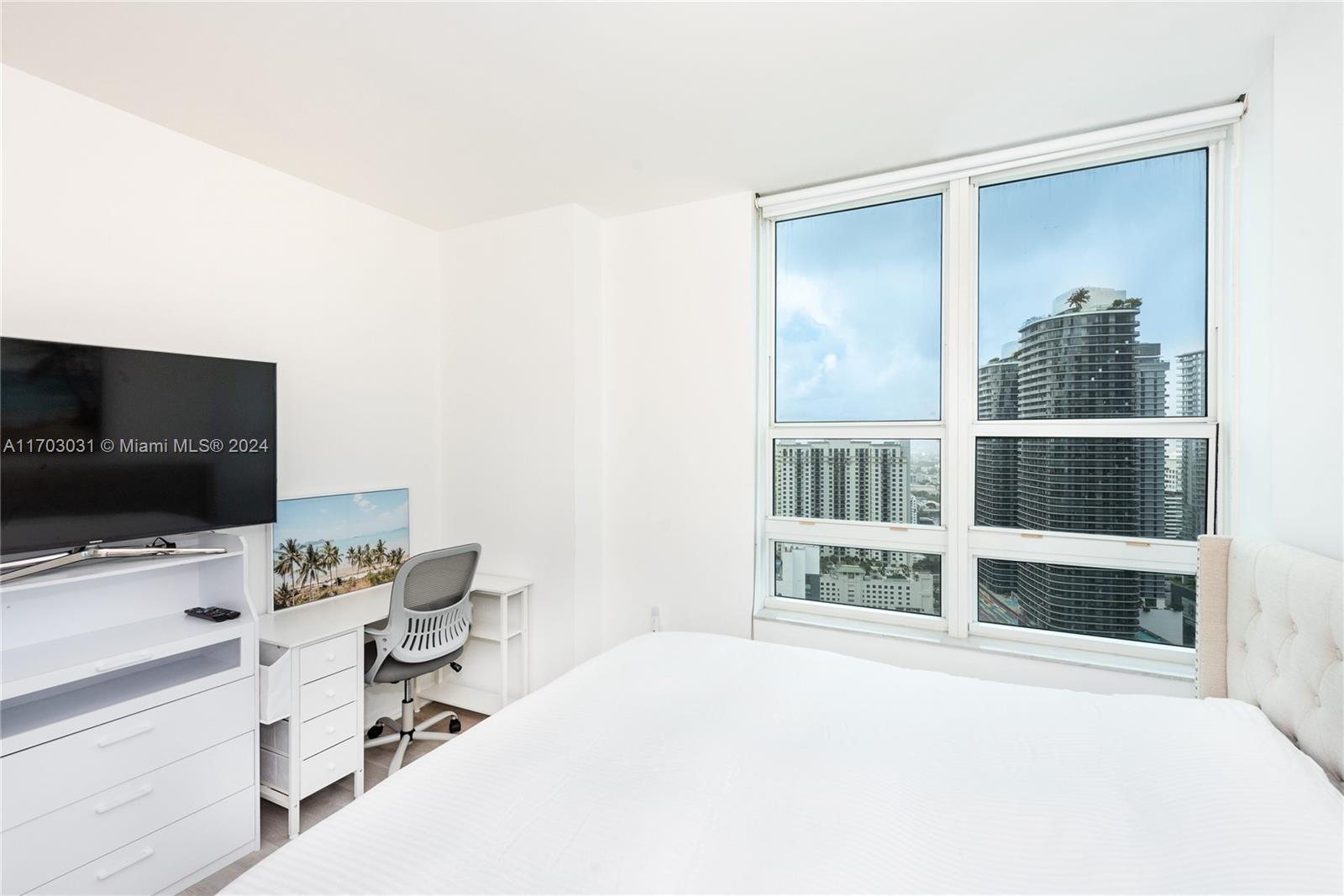 951 Brickell Ave # 3805