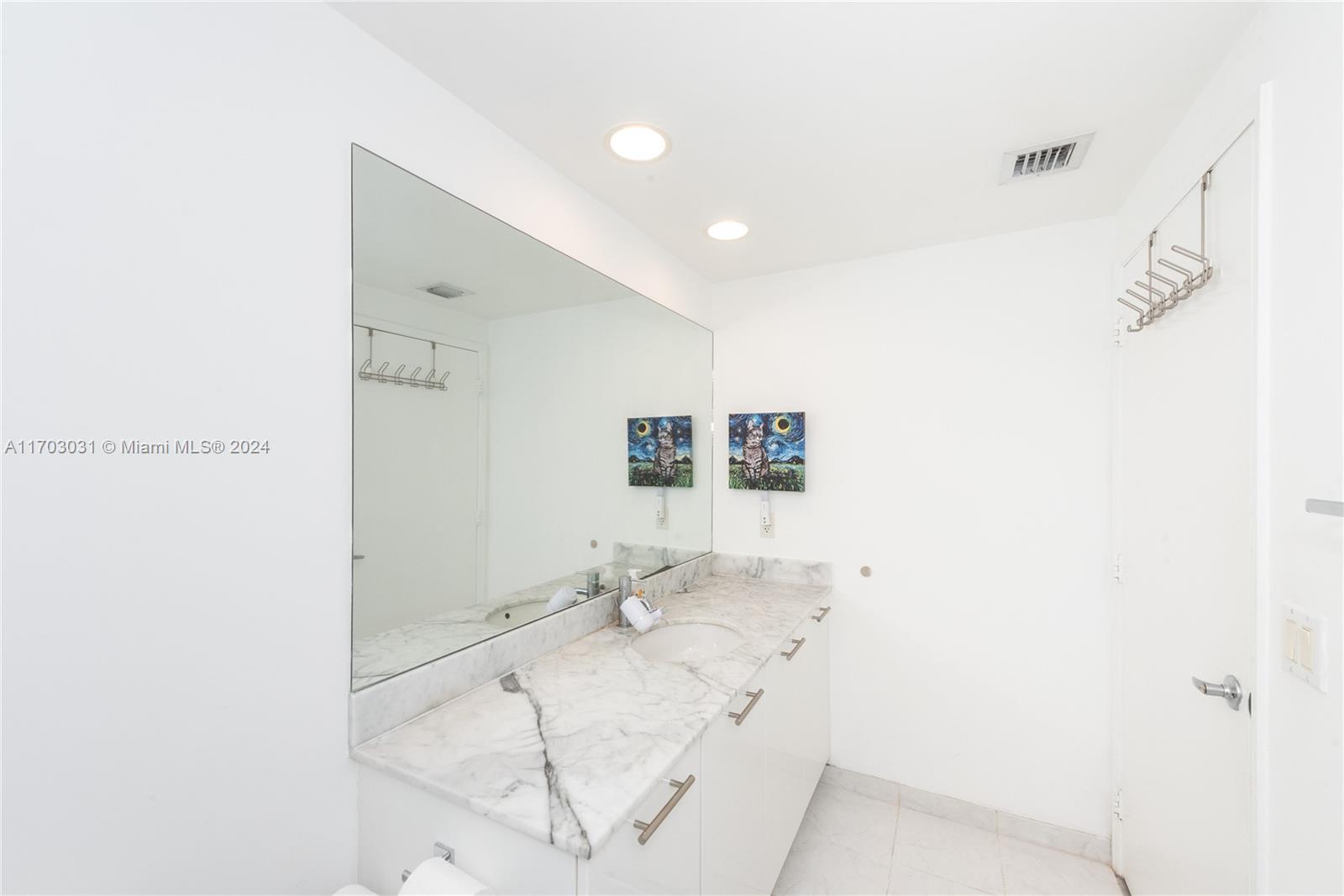951 Brickell Ave # 3805