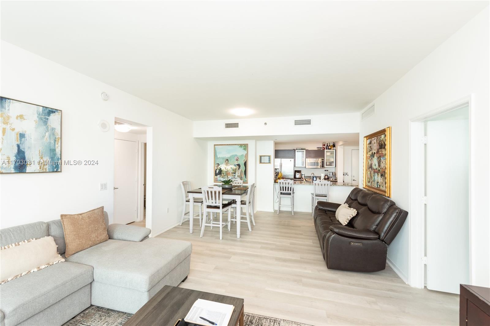 951 Brickell Ave # 3805