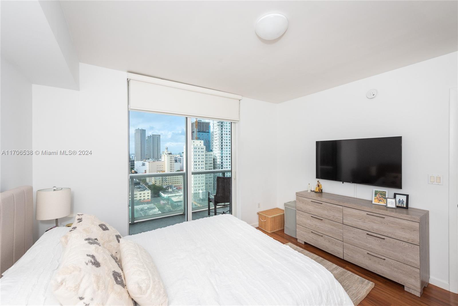 50 Biscayne Blvd # 1905
