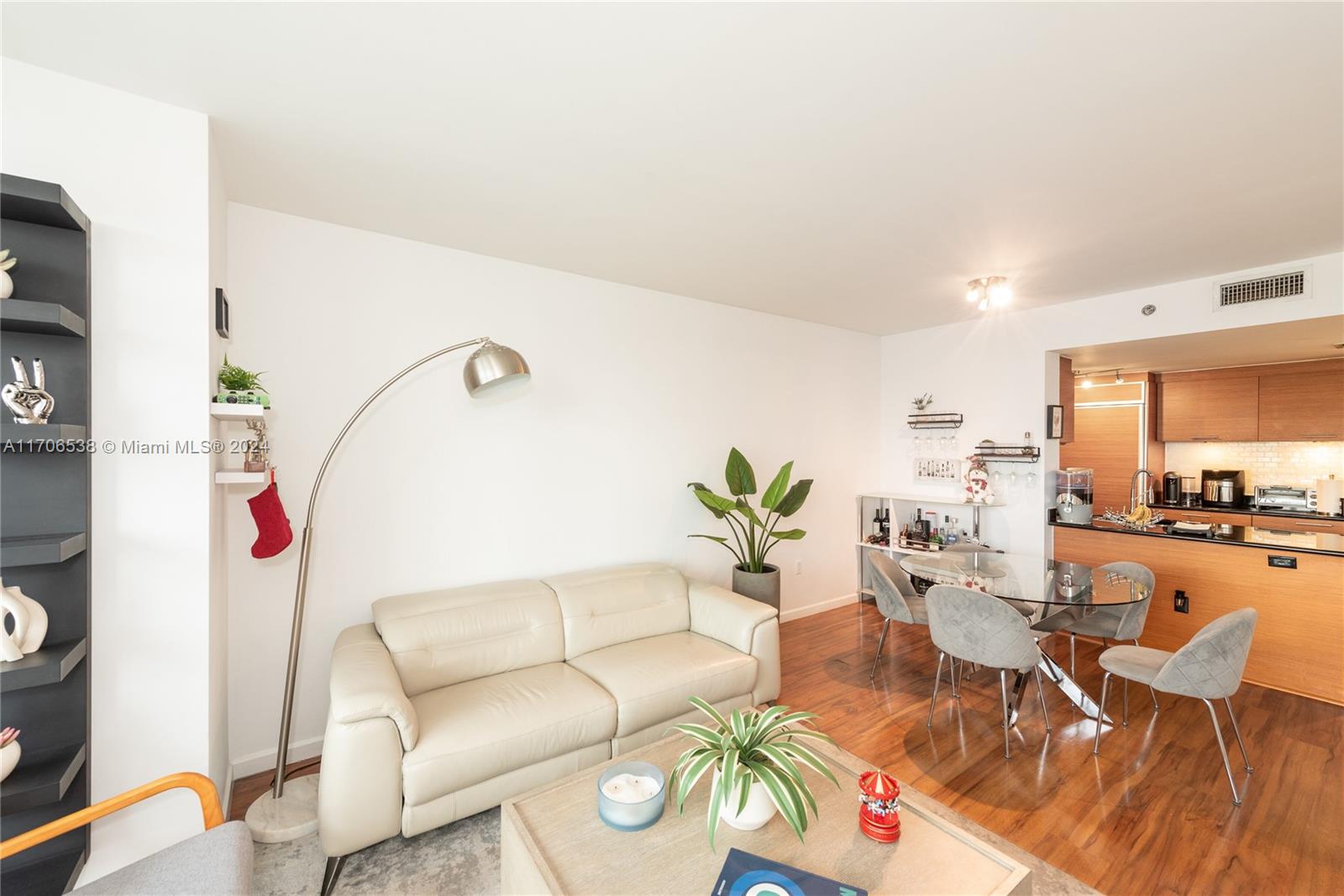 50 Biscayne Blvd # 1905