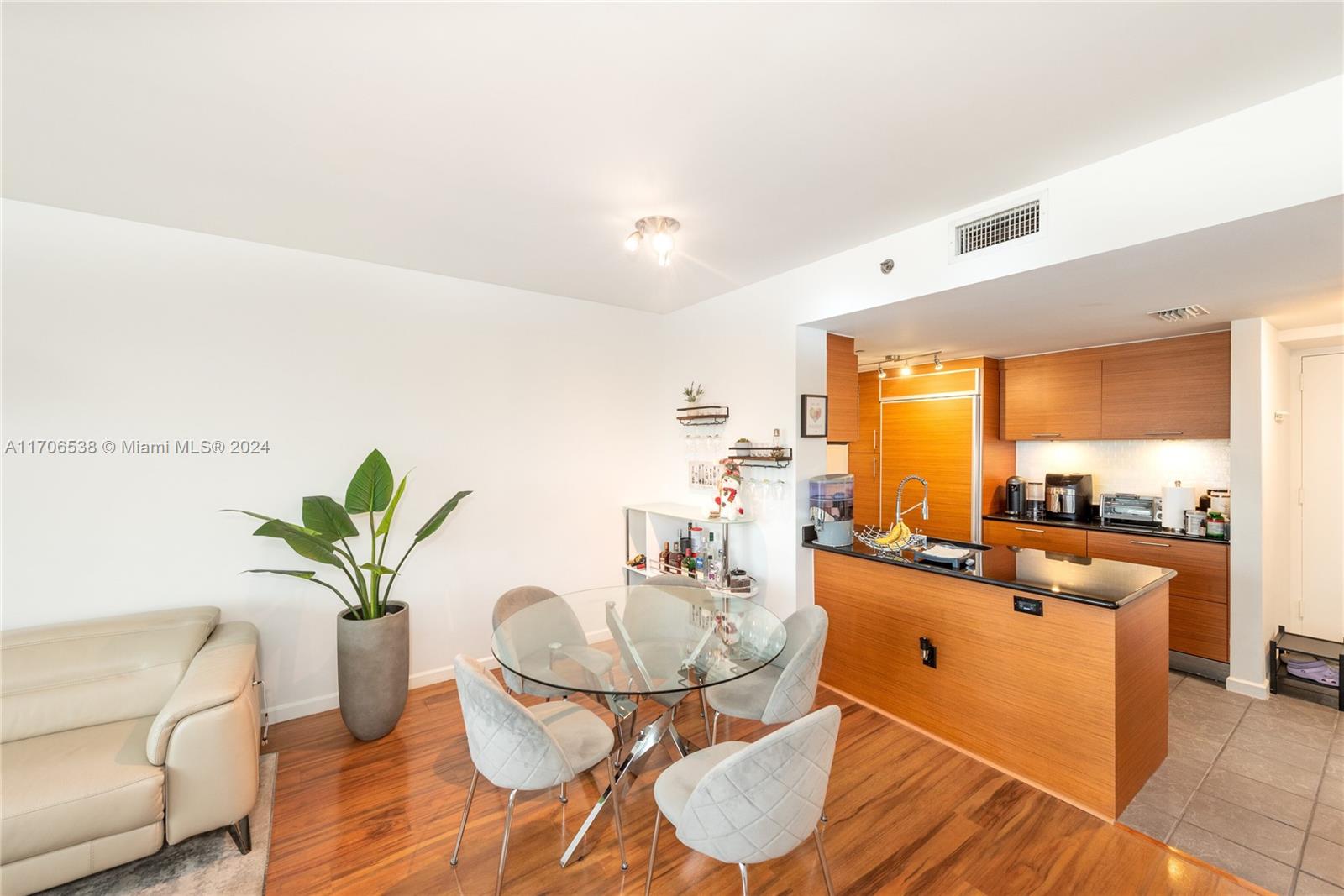 50 Biscayne Blvd # 1905