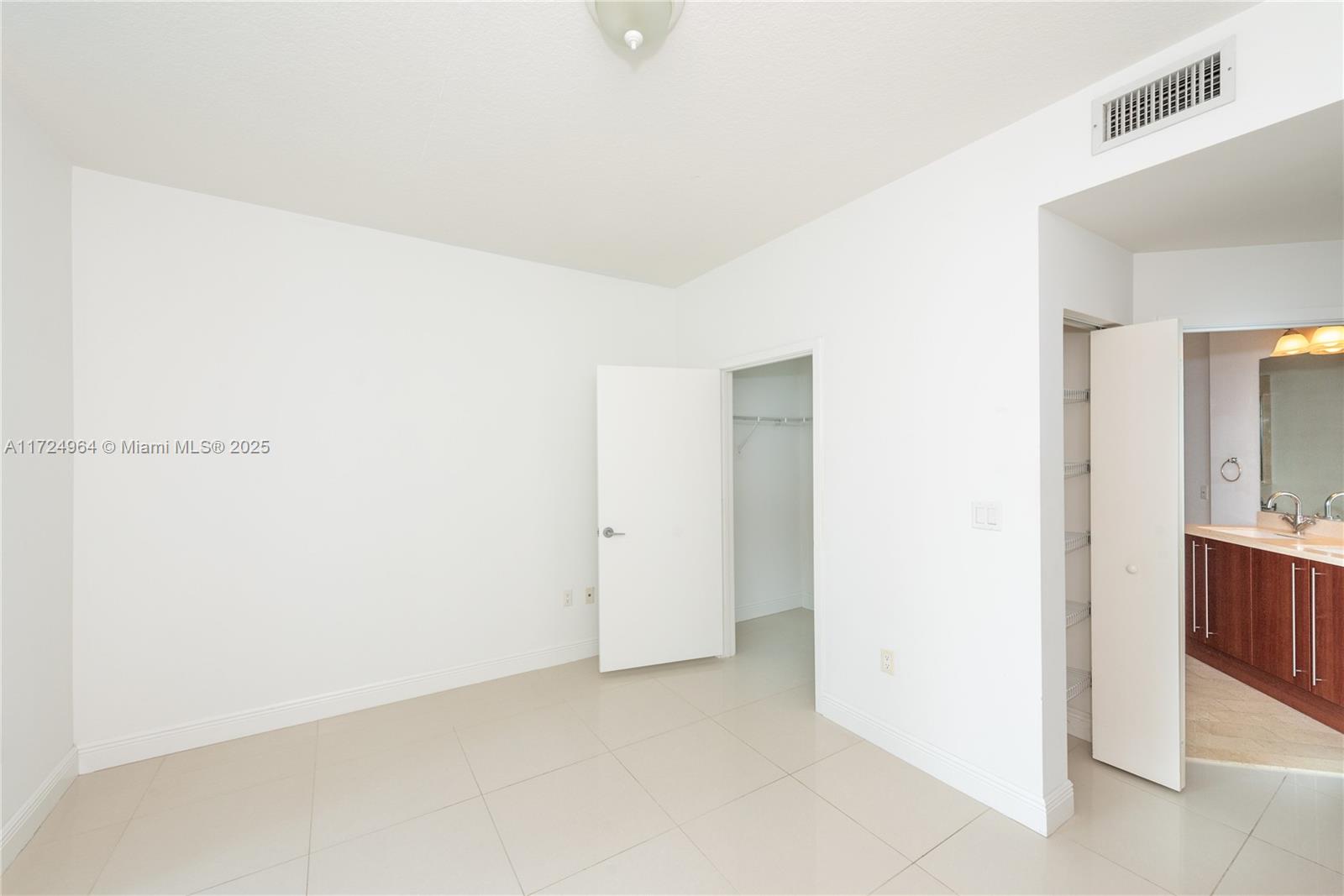 79 SW 12th St Unit: 1107-S