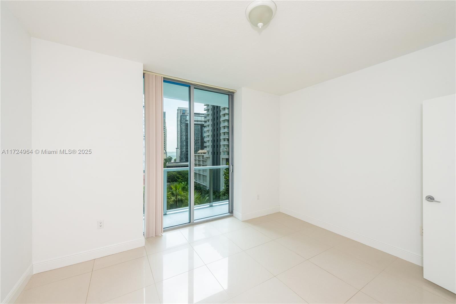 79 SW 12th St Unit: 1107-S