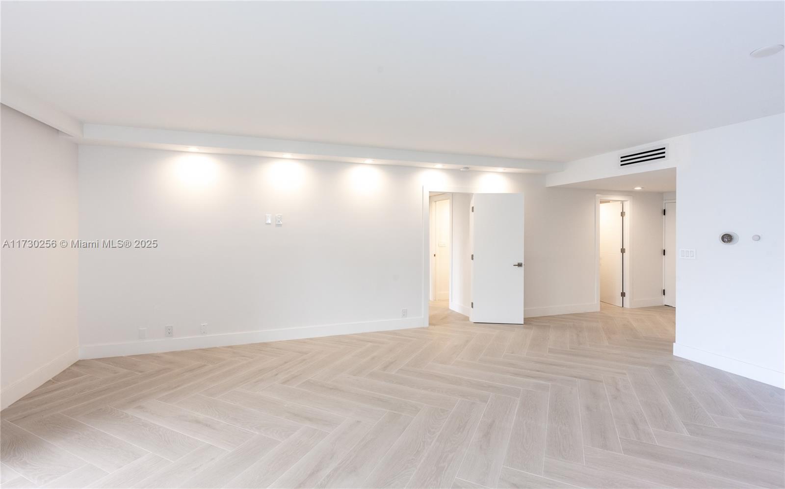 181 Crandon Blvd # 305