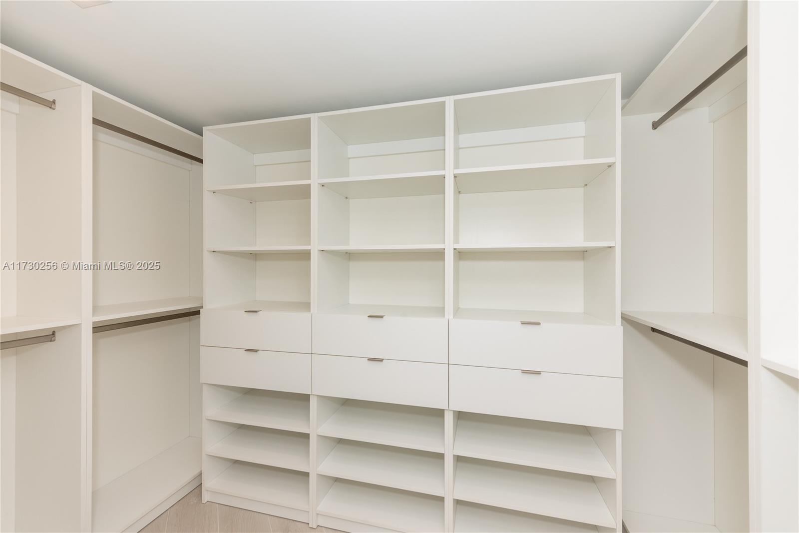 181 Crandon Blvd # 305