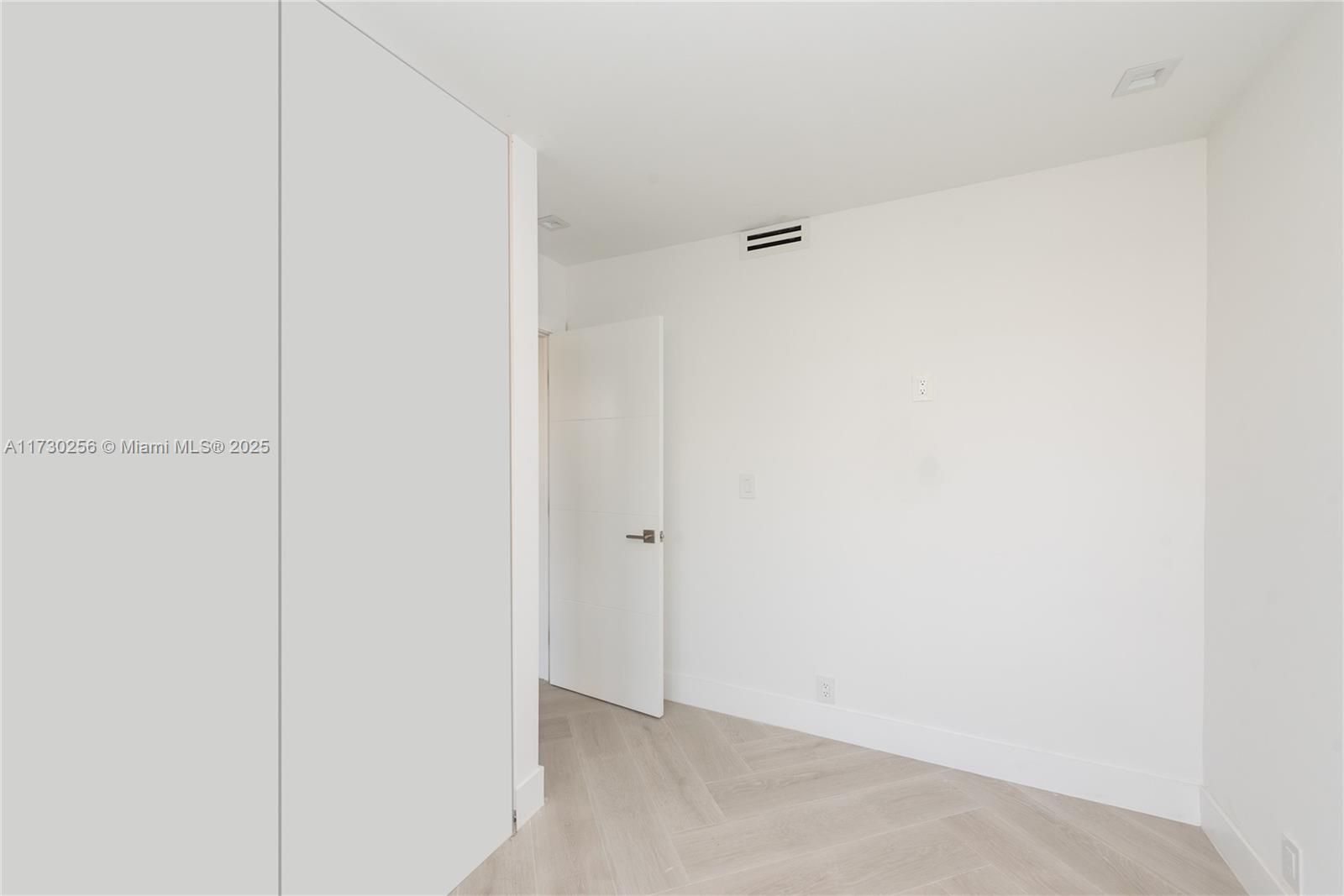 181 Crandon Blvd # 305