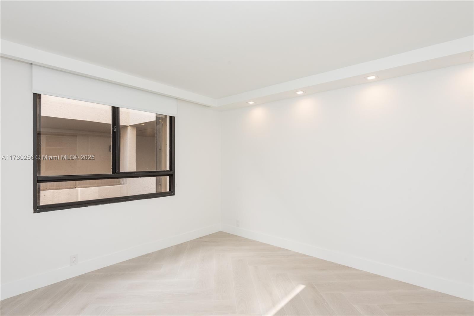 181 Crandon Blvd # 305