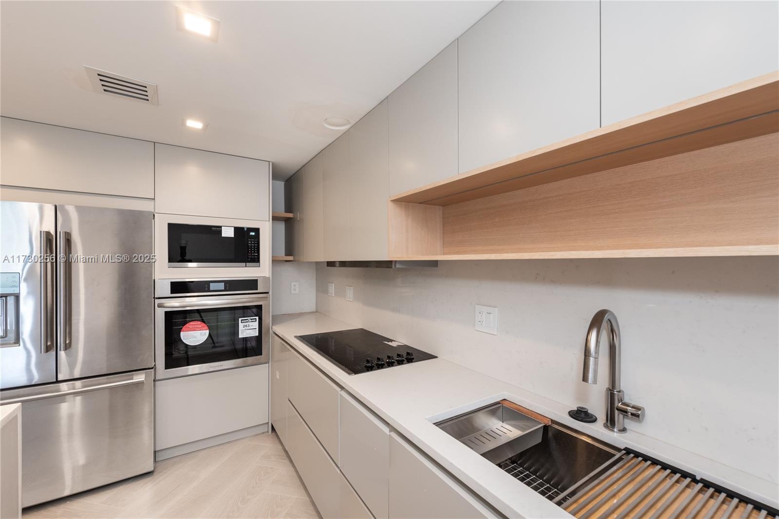 181 Crandon Blvd # 305