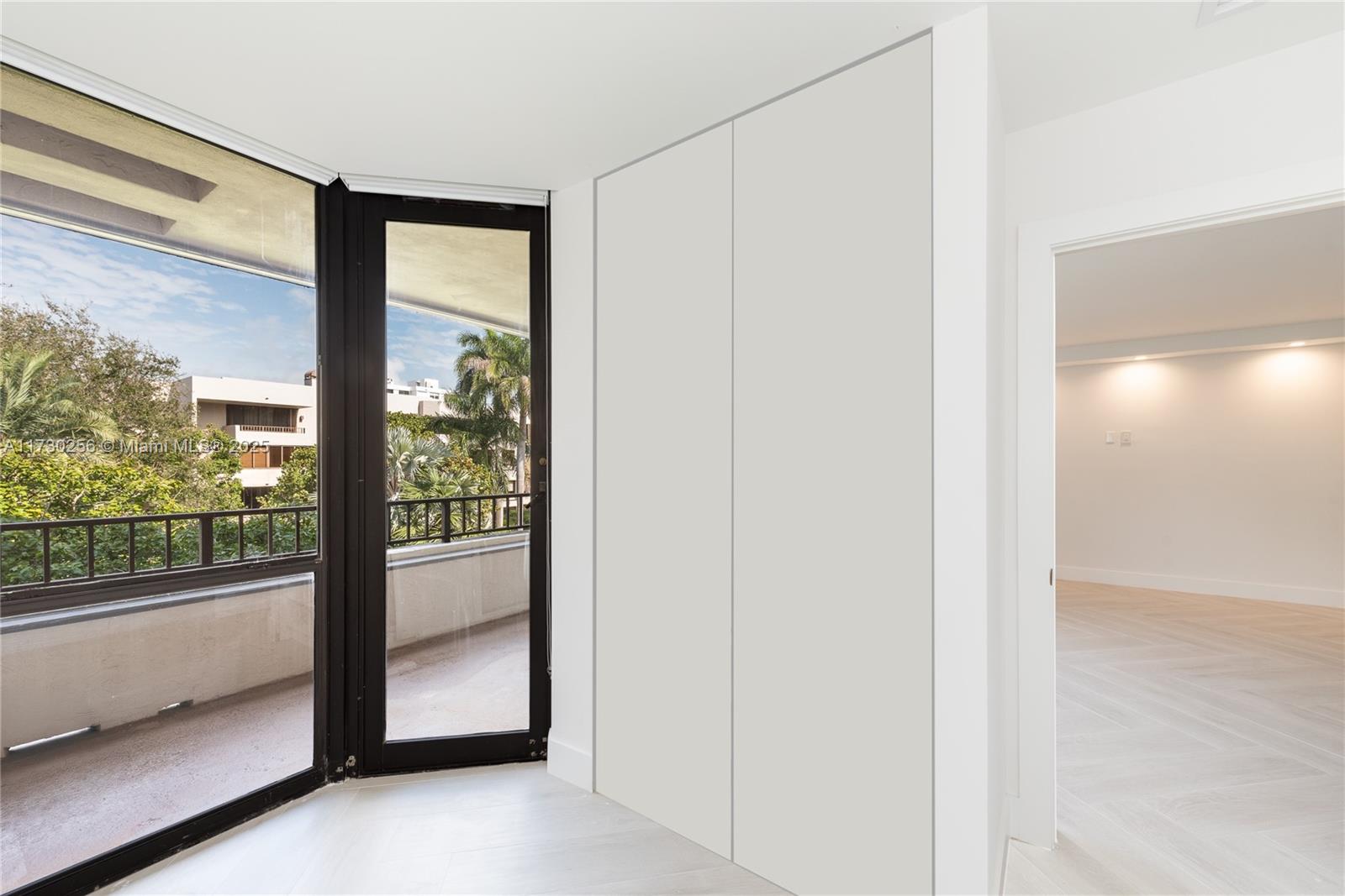 181 Crandon Blvd # 305