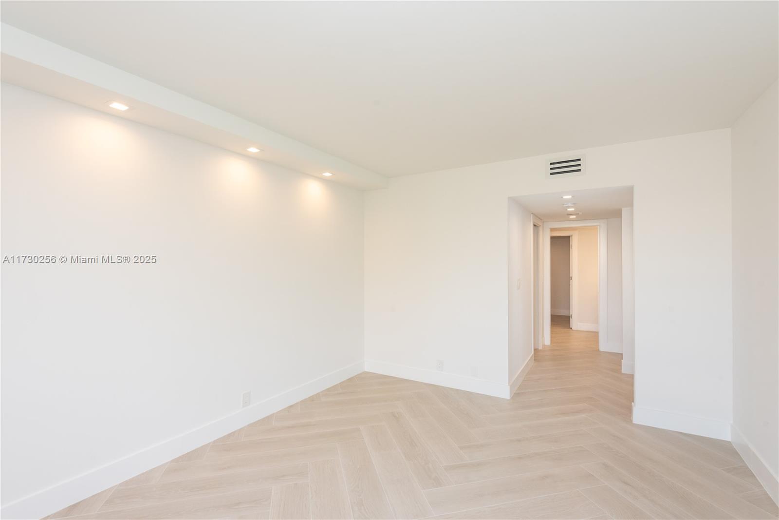 181 Crandon Blvd # 305