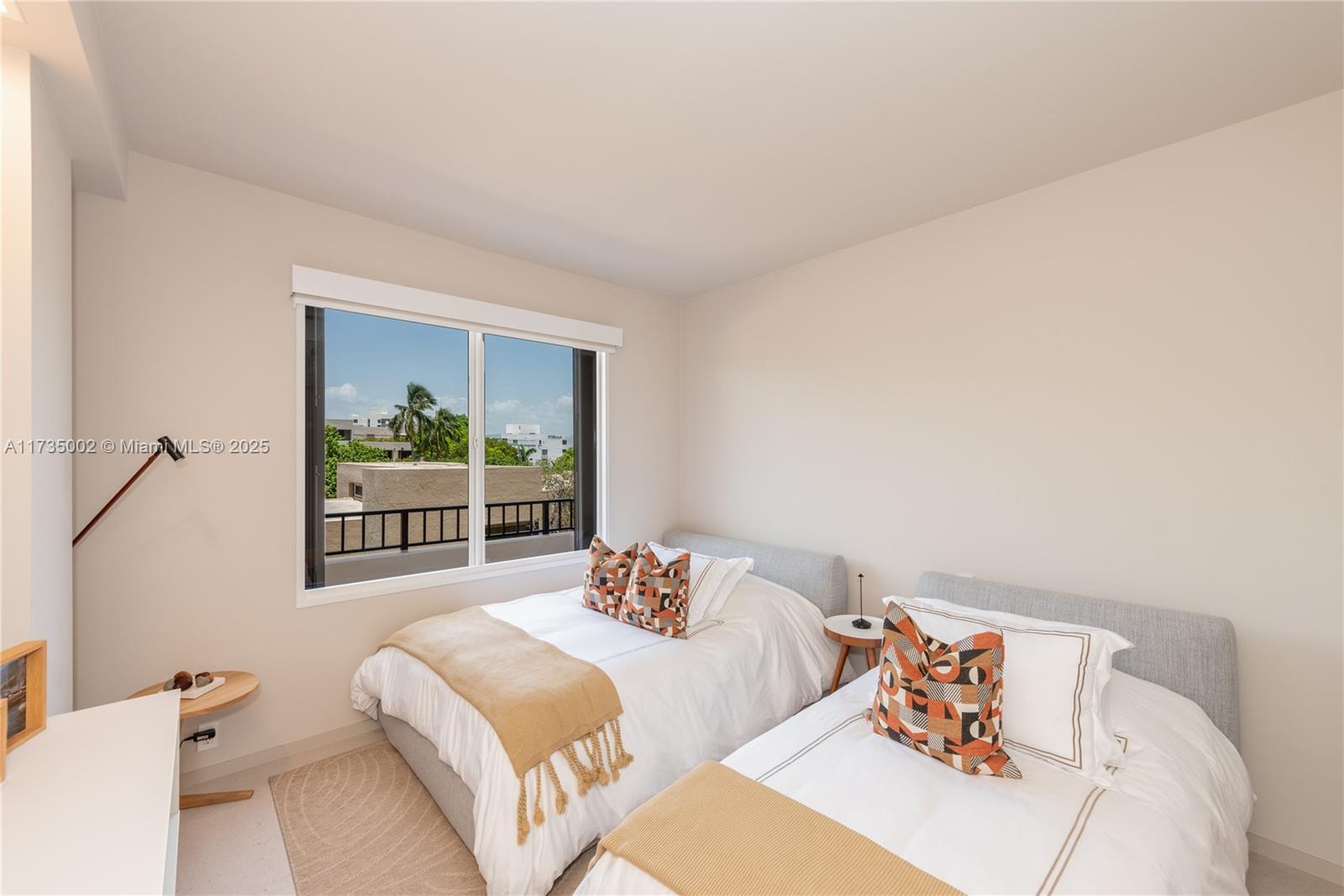 251 Crandon Blvd # 306