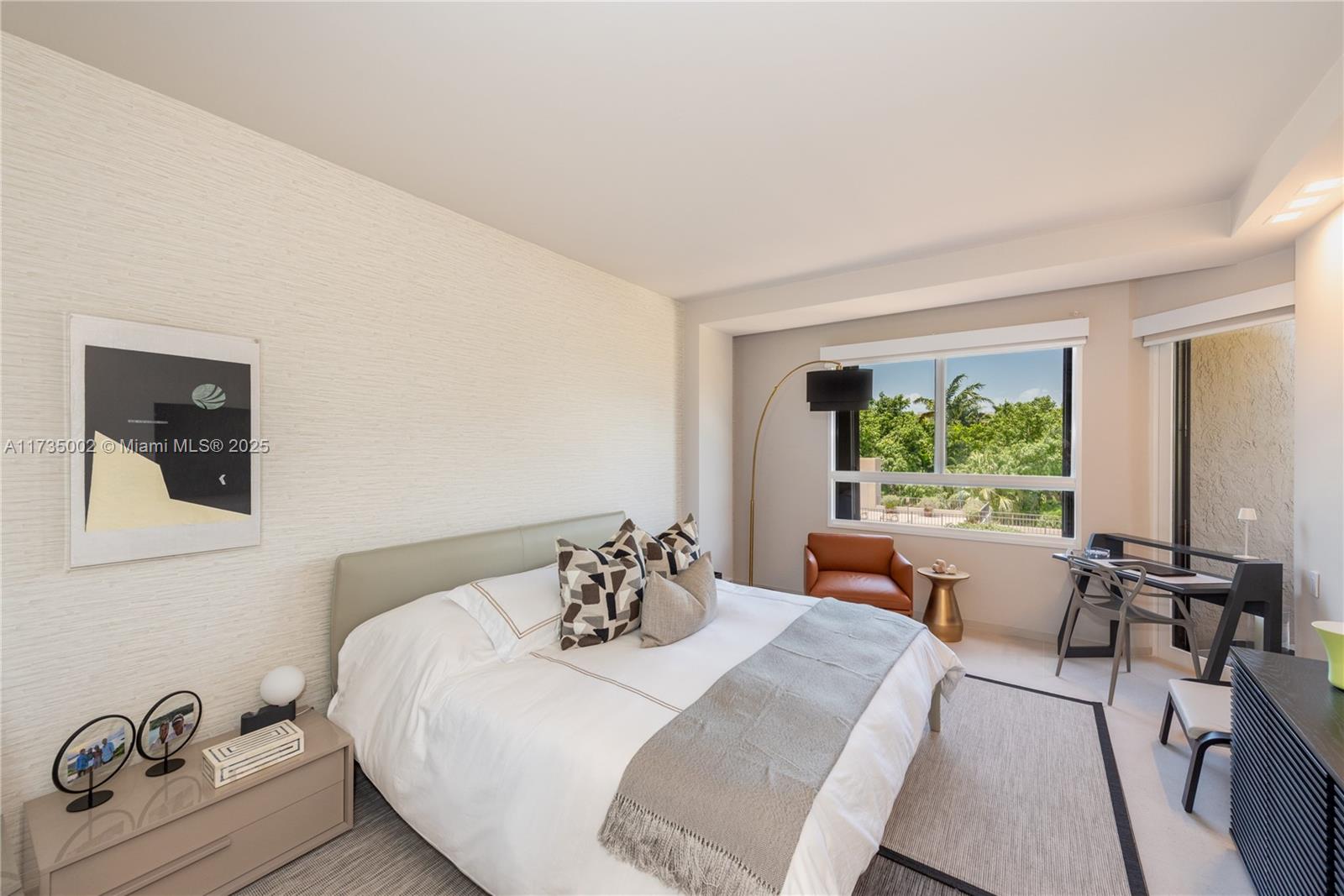 251 Crandon Blvd # 306