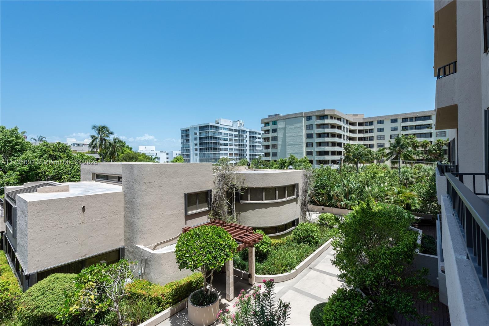 251 Crandon Blvd # 306