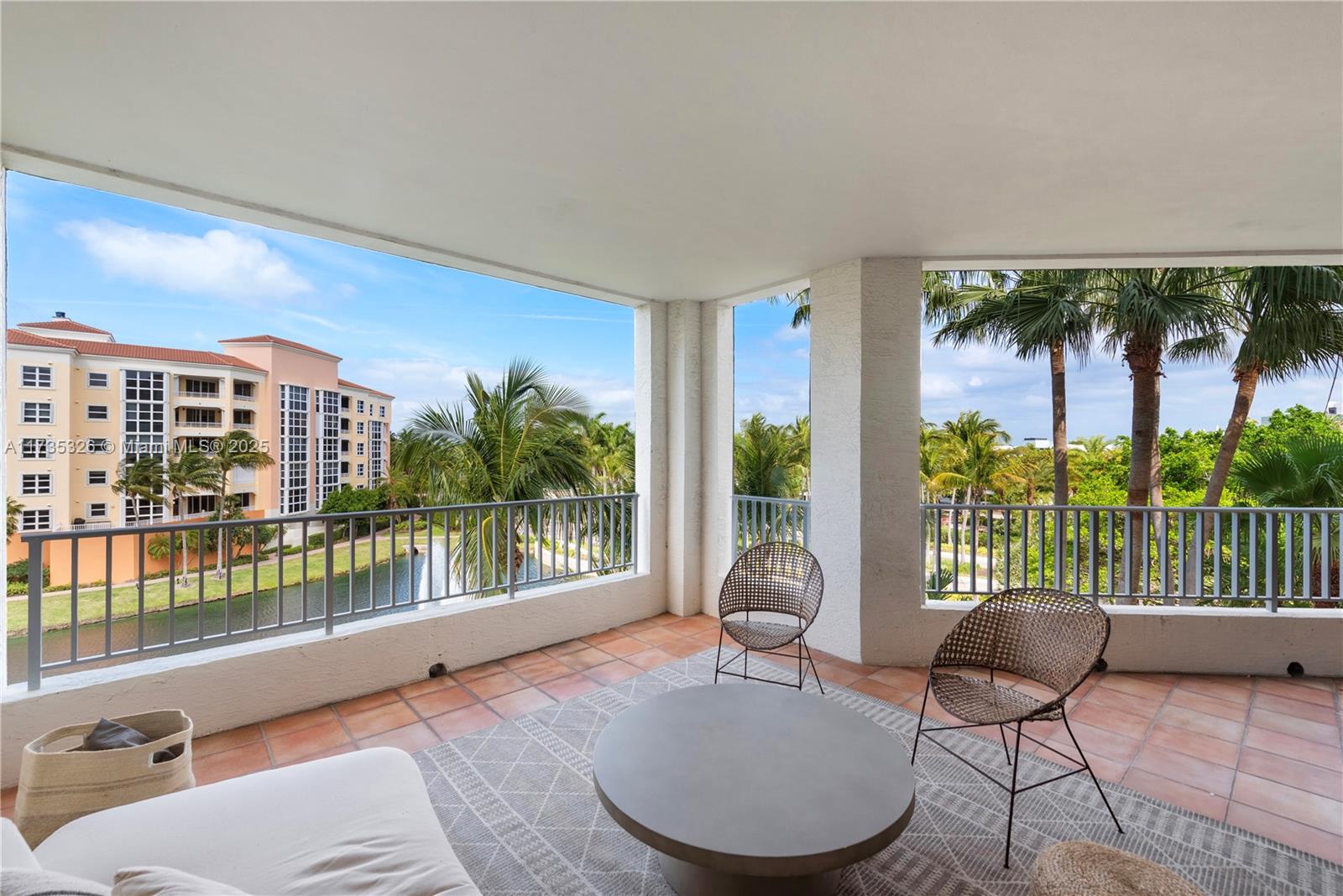 705 Crandon Blvd # 405